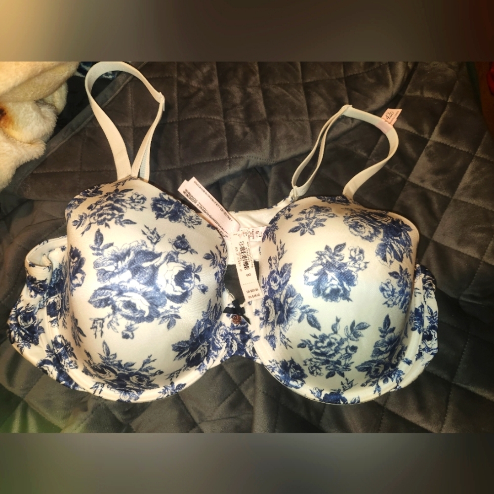 Victoria Secret 42D